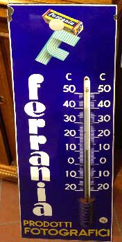 antiquariato: FERRANIA plaque with thermometer