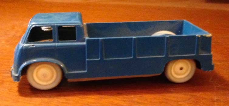 antiquariato: furgoncino blu