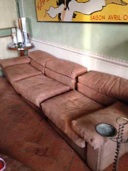antiquariato: Erasmo, leather sofa 