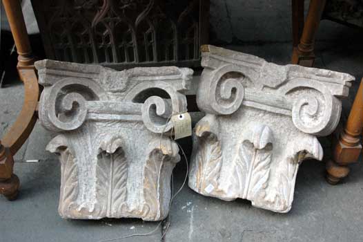 antiquariato: Coppia di capitelli in marmo