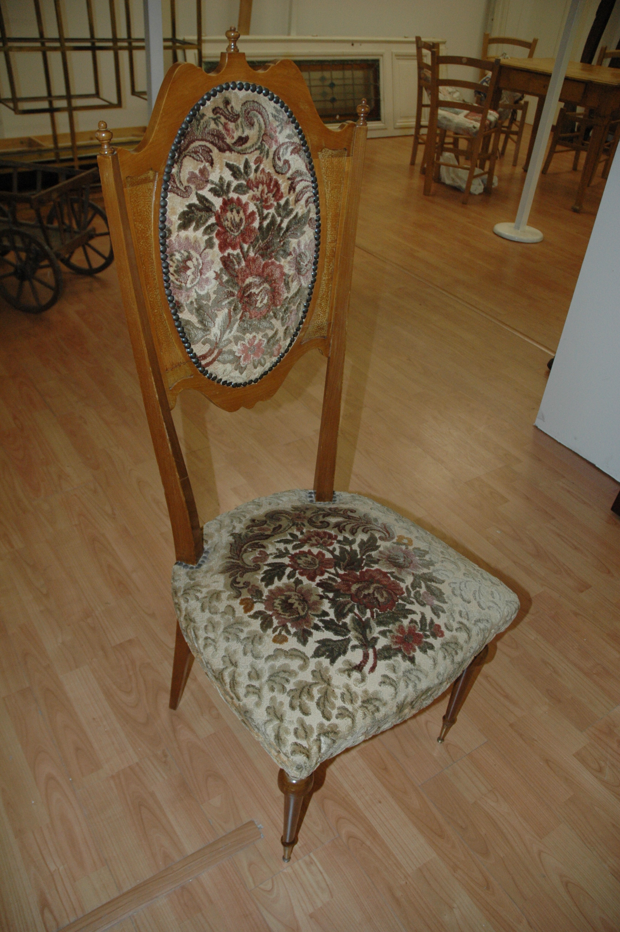antiquariato: n?6 sedie con tappezzeria in velluto floreale