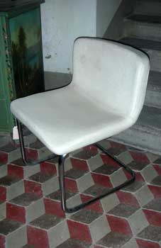 antiquariato: 4 sedie in metallo e stoffa bianca, CINOVA