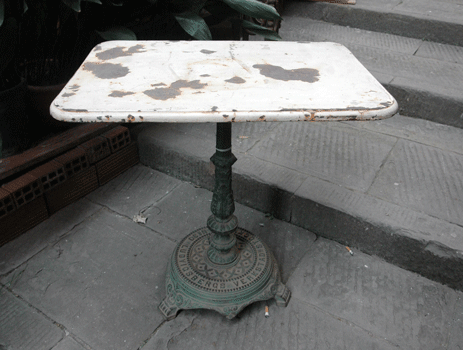 antiquariato: Tavolino rettangolare, con base in ghisa verde