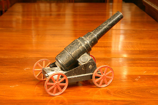 antiquariato: Cannone giocattolo