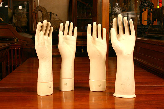 antiquariato: Mani in porcellana