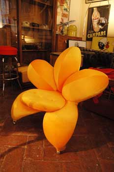A couple of flower armchair, yellow, like the model of Masanori Umeda, 1990 GETSUEN