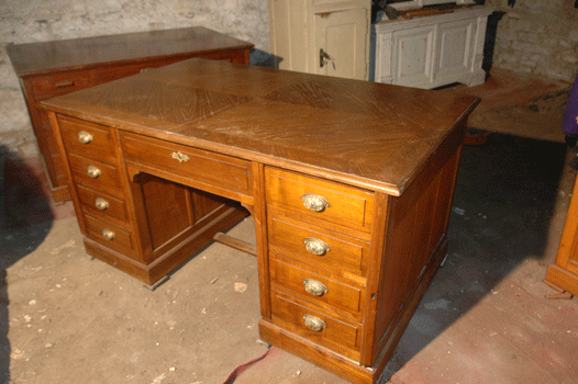 Oak desk, 9 drawers