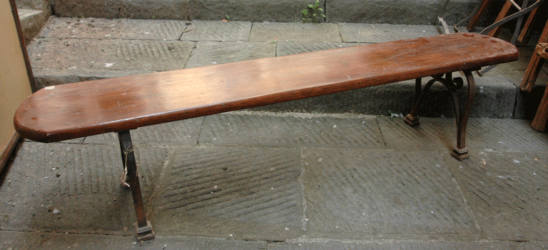Panchina in ferro, con seduta in legno